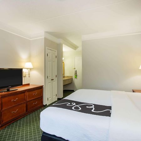 Отель La Quinta By Wyndham Melbourne Viera Номер фото