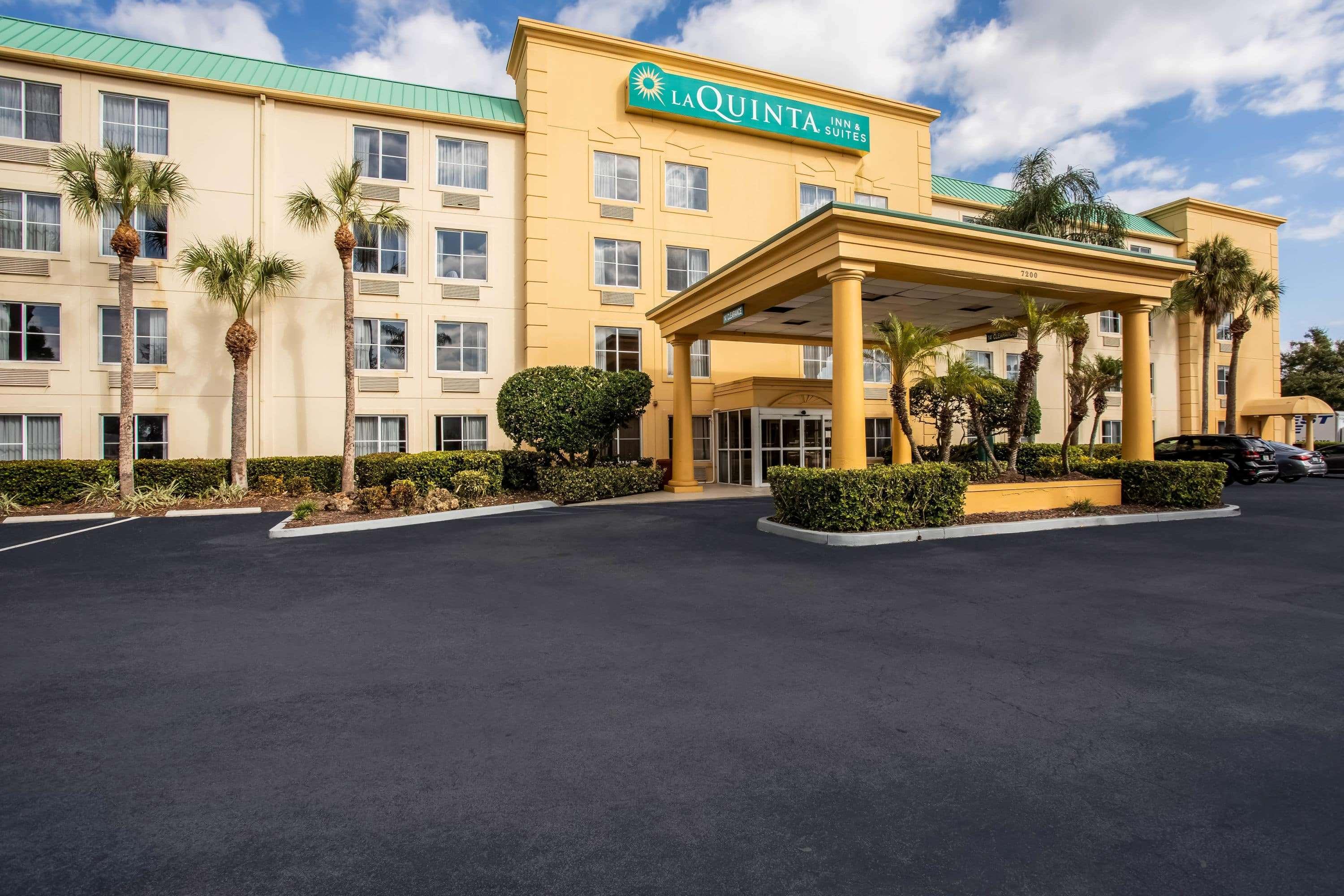 Отель La Quinta By Wyndham Melbourne Viera Экстерьер фото